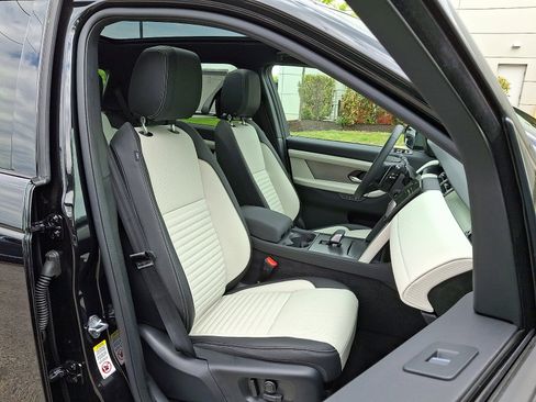 New 2026 Land Rover Discovery Sport Landmark AWD/4WD image 3