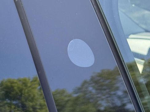 Used 2023 Tesla Model Y 2WD image 11