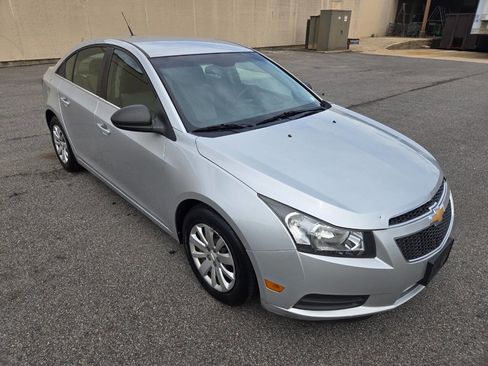 Used 2011 Chevrolet Cruze LS image 14