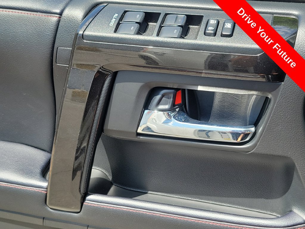 Used 2022 Toyota 4Runner TRD Off-Road AWD/4WD image 17