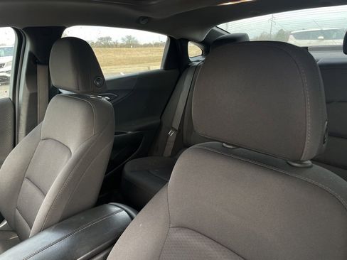 Used 2020 Chevrolet Malibu LT image 9