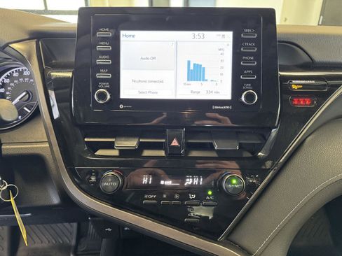 Used 2022 Toyota Camry SE FWD image 27