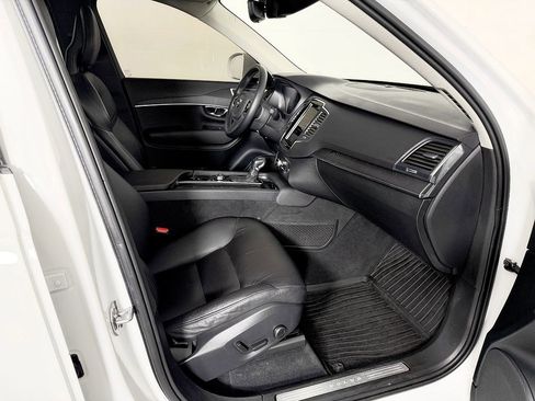 Used 2020 Volvo XC90 T6 Momentum w/ Protection Package Premier image 53