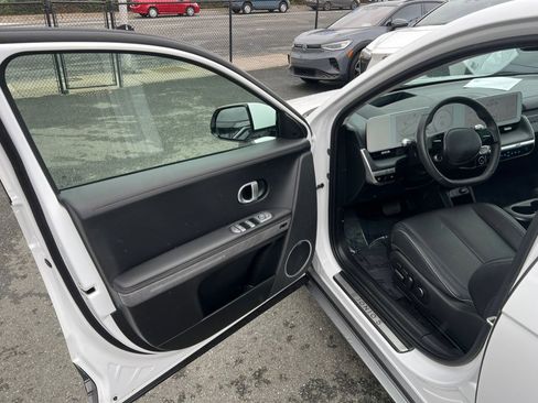 Used 2024 Hyundai Ioniq 5 Limited image 9
