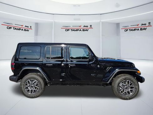 New 2025 Jeep Wrangler Unlimited Sahara w/ Safety Group AWD/4WD image 7