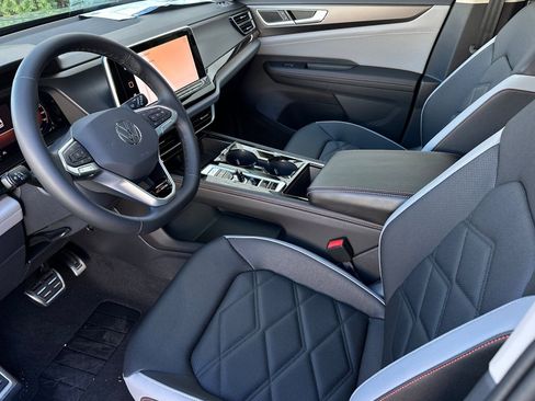 New 2025 Volkswagen Atlas Peak Edition SE AWD/4WD image 10