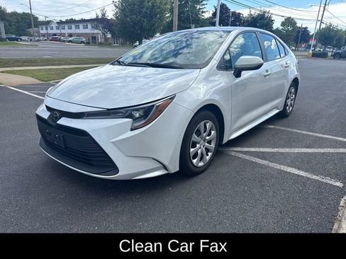 Used 2025 Toyota Corolla LE FWD image 8