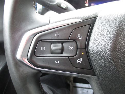 Used 2025 Chevrolet Trax LT w/ LT Convenience Package image 21