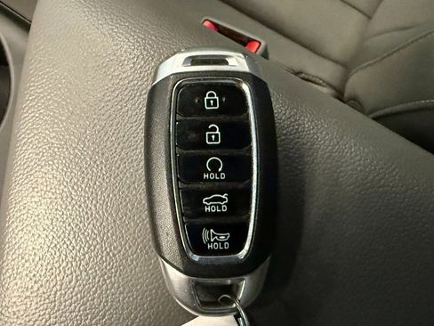 Used 2023 Hyundai Elantra SEL image 16