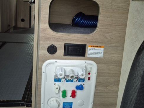 Used 2022 RAM ProMaster 3500 w/ Premium R/V Group FWD image 23