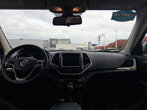 Used 2015 Jeep Cherokee Latitude w/ Cold Weather Group image 35