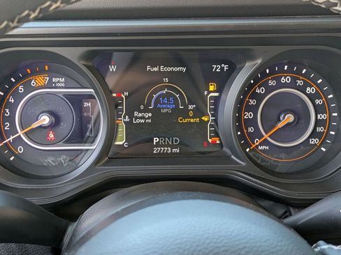 Used 2025 Jeep Wrangler Unlimited Rubicon AWD/4WD image 22