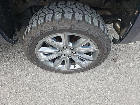 Used 2018 Chevrolet Silverado 1500 LTZ Z71 w/ Centennial Edition image 12