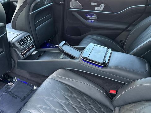 Used 2024 Mercedes-Benz Maybach GLS 600 4MATIC image 27