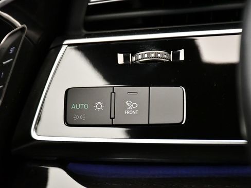 Certified 2024 Audi Q8 Premium w/ Black Optic Package image 20