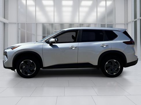 Used 2025 Nissan Rogue SV AWD/4WD image 3