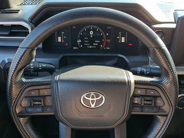 Used 2025 Toyota Tacoma SR5 AWD/4WD image 18