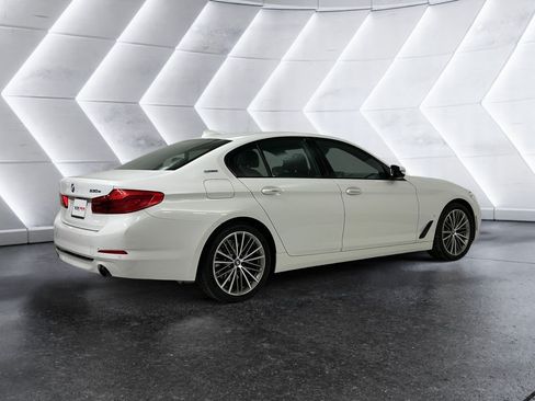 Used 2018 BMW 530e RWD image 4