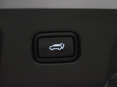 Used 2023 Hyundai Palisade Limited FWD image 18