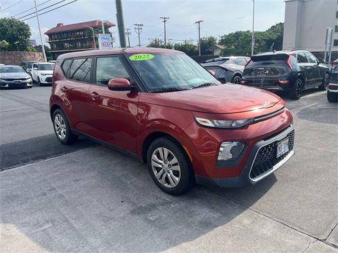 Used 2022 Kia Soul LX image 3