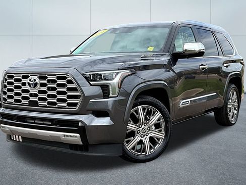 Used 2024 Toyota Sequoia Capstone image 1