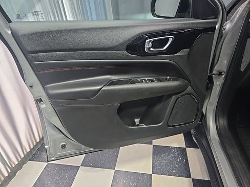 Used 2022 Jeep Compass Trailhawk image 17