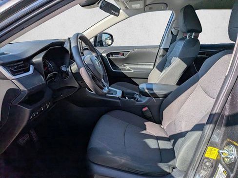 Certified 2021 Toyota RAV4 XLE w/ XLE Grade Weather Package AWD/4WD image 20