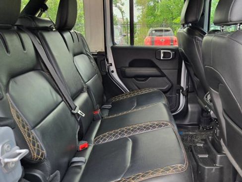 Used 2023 Jeep Wrangler Unlimited Sahara image 19