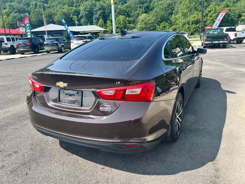 Used 2016 Chevrolet Malibu LT w/ Leather Package FWD image 4
