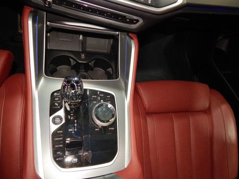 Used 2022 BMW X6 xDrive40i w/ Executive Package image 12