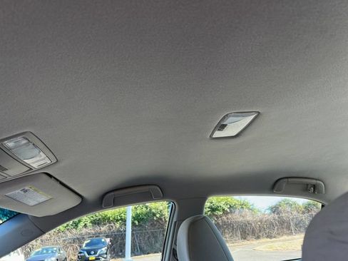 Used 2011 Toyota Camry LE FWD image 26