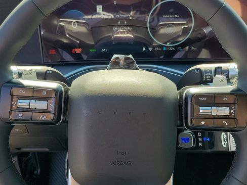 New 2026 Hyundai Ioniq 9 SE w/ Tow & Go Package AWD/4WD image 4