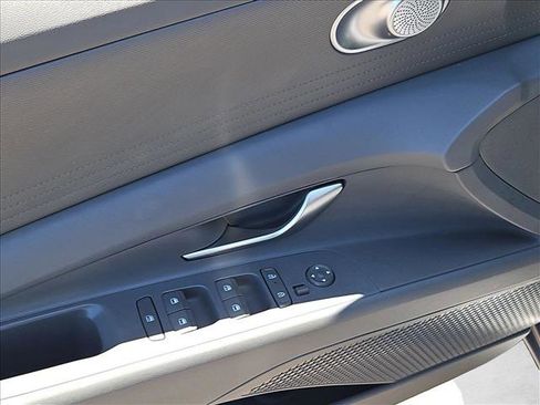 Certified 2024 Hyundai Elantra SEL FWD image 10