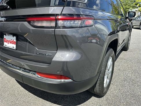 Used 2024 Jeep Grand Cherokee Limited image 35