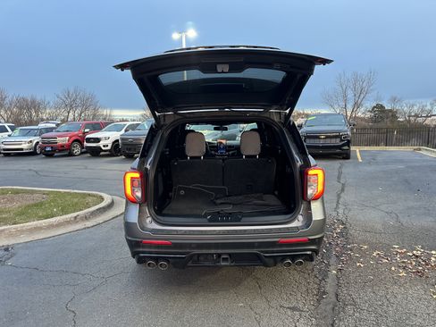 Used 2021 Ford Explorer ST w/ Equipment Group 401A image 5