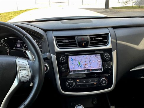 Used 2018 Nissan Altima 2.5 SR w/ SR Midnight Edition FWD image 6