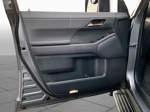 Used 2025 Lexus GX 550 w/ Accessory Package (2T) AWD/4WD image 21
