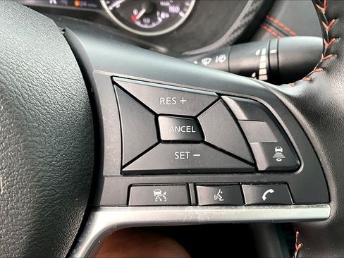 Certified 2025 Nissan Sentra SR FWD image 33