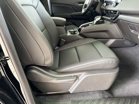 New 2026 GMC Canyon Elevation w/ Convenience Package image 37