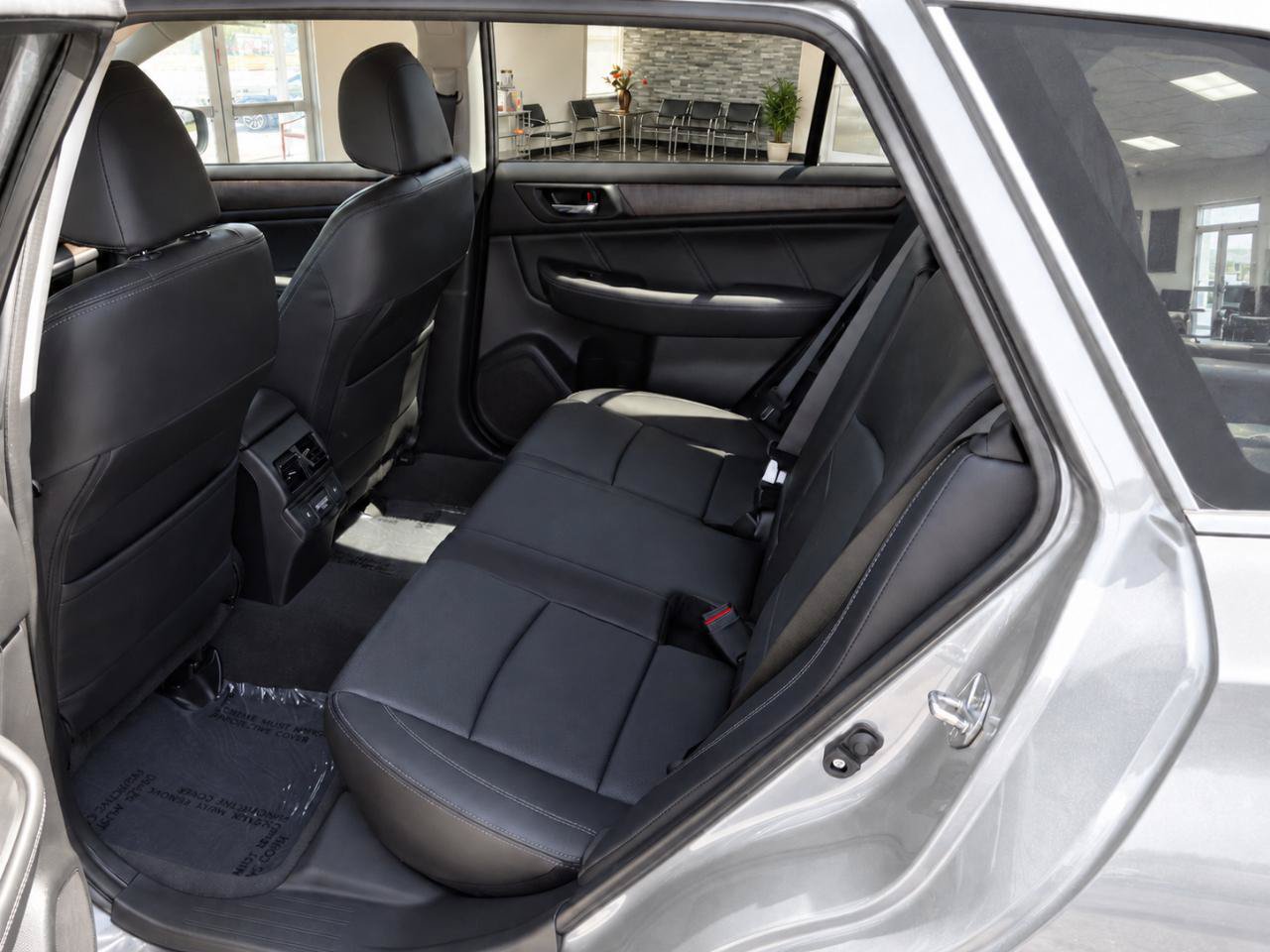 Used 2018 Subaru Outback 2.5i Limited AWD/4WD image 16