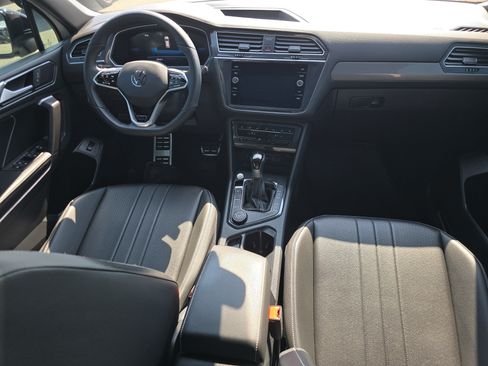 Certified 2024 Volkswagen Tiguan SE R-Line AWD/4WD image 20