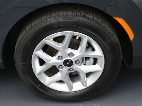 Used 2025 Kia Soul LX w/ LX Technology Package FWD image 6