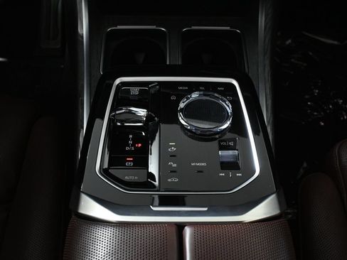 Certified 2024 BMW 760i xDrive AWD/4WD image 23