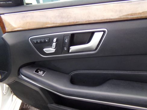 Used 2015 Mercedes-Benz E 350 4MATIC Sedan image 40