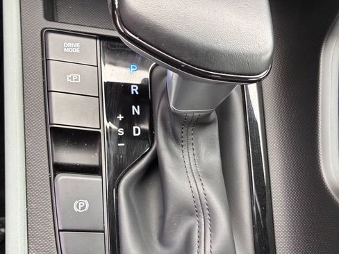 Used 2025 Hyundai Elantra Limited FWD image 35