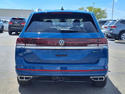 Certified 2025 Volkswagen Atlas SEL Premium R-Line image 5