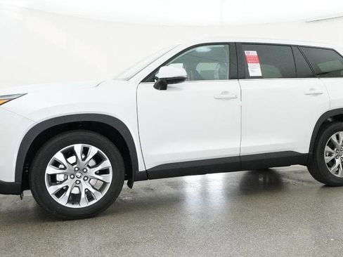 New 2026 Toyota Grand Highlander Limited FWD image 18