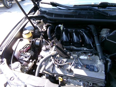 Used 2010 Toyota Camry XLE FWD image 19