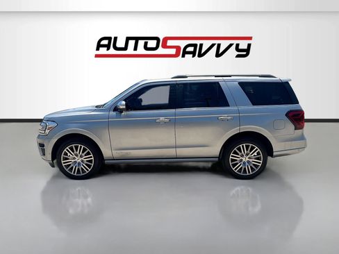 Used 2024 Ford Expedition Platinum RWD image 4