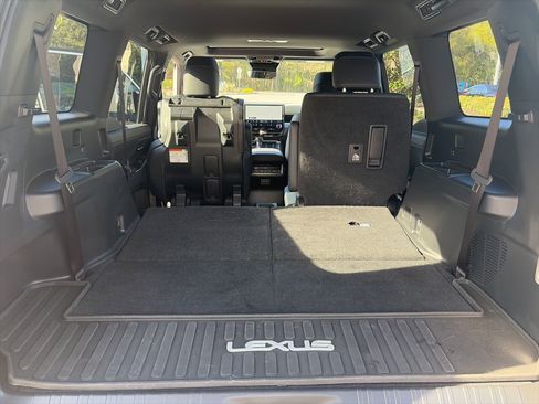 Used 2024 Lexus GX 550 w/ Accessory Package (Z1) image 13